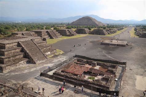 A Queda de Teotihuacan: Uma Explosão Cultural e o Mistério do Fim de um Gigante Mesoamericano